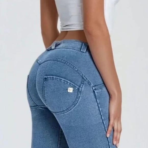 FREDDY like FashionNova Push-Up Jeans - Picture 2 of 3